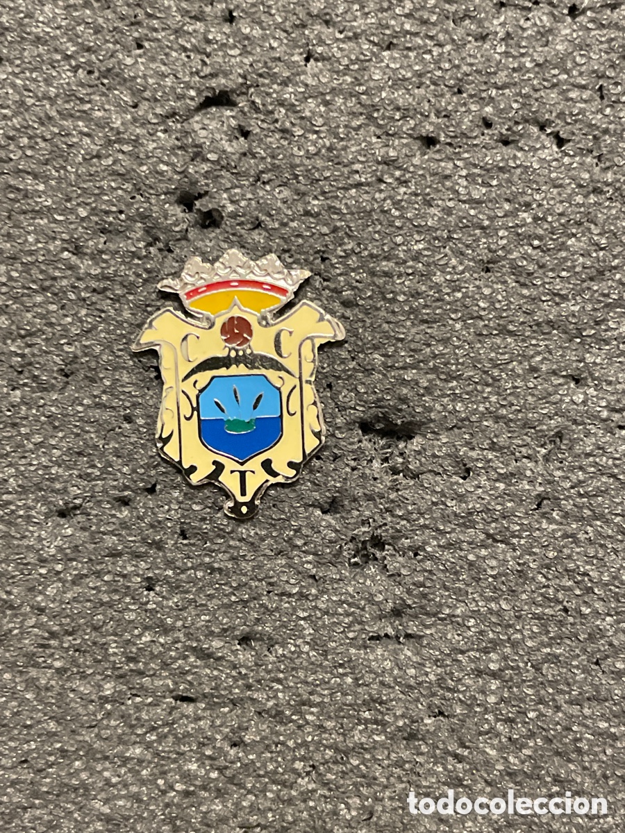 Sammelleidenschaft Sport: Pin 238 F.C. TRIANA CONQUENSE - Sant Feliu de Llobregat (Barcelona)