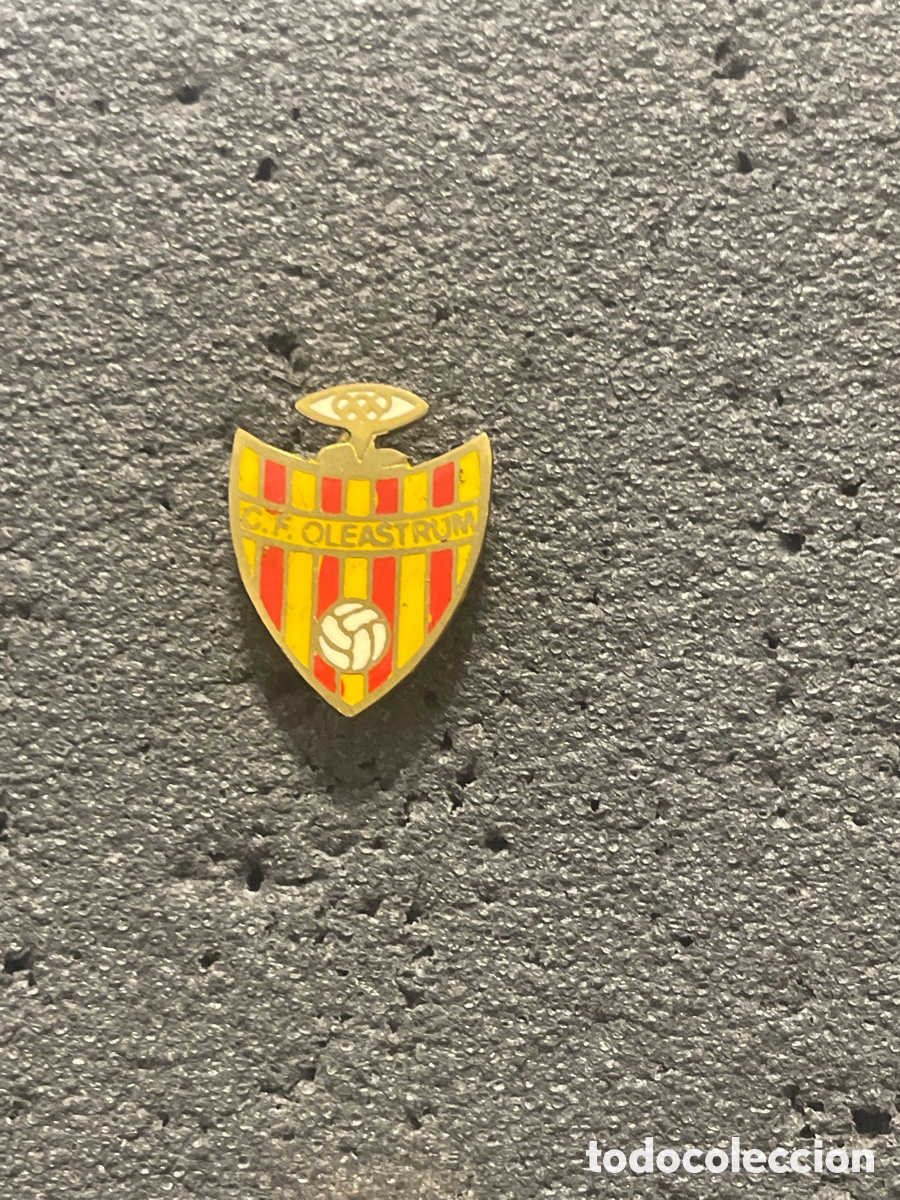 Collectionnisme sportif: Pin 257 C.F. OLEASTRUM - (Cambrils )