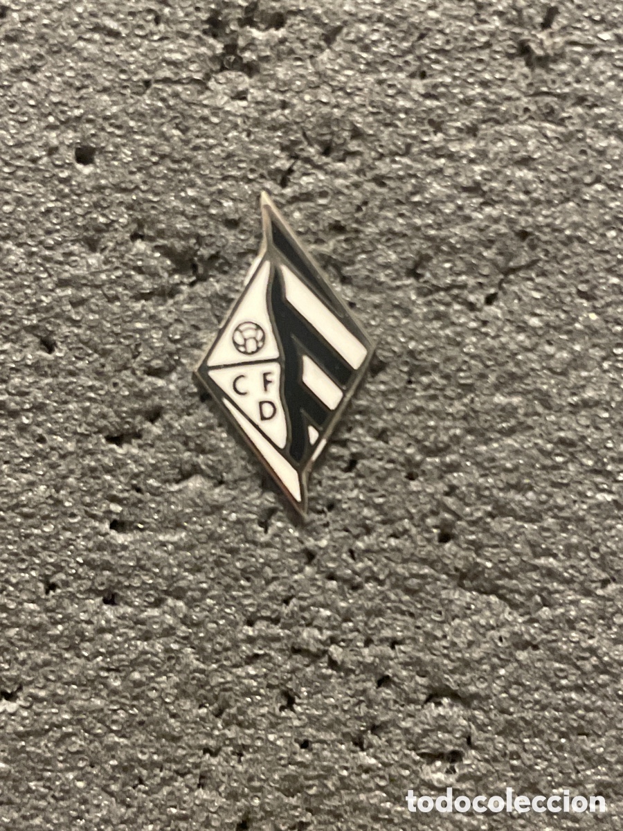 Collectionnisme sportif: Pin 264 C.F. DANUBIO - Barcelona