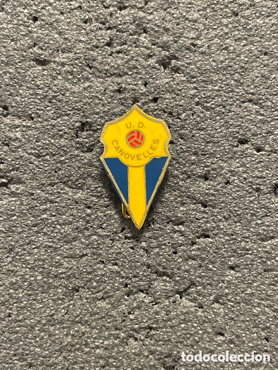 Sammelleidenschaft Sport: Pin 306 U.D. CANOVELLES - Canovelles (Barcelona)
