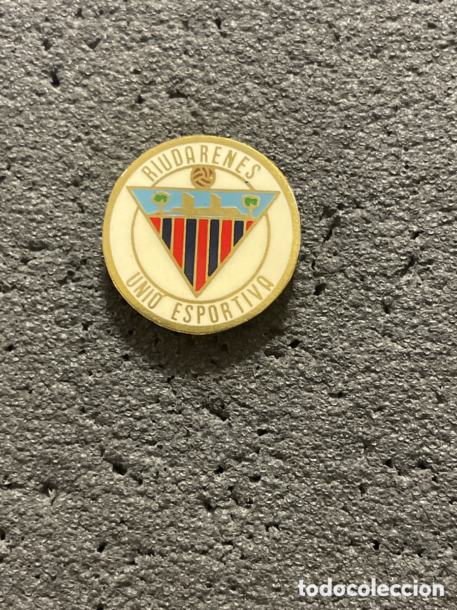 Sammelleidenschaft Sport: Pin 408 RIUDARENES U.E. - Riudarenes (Girona)