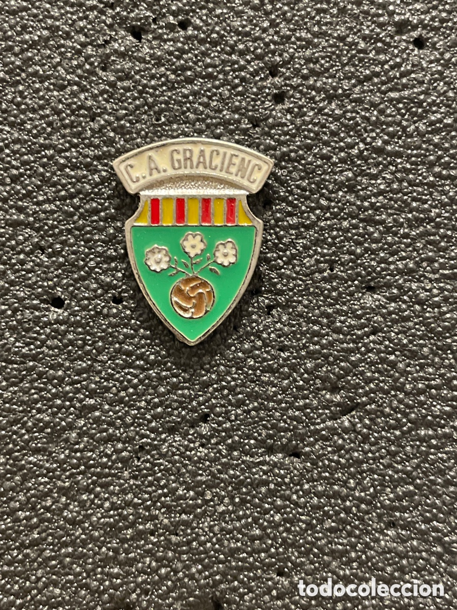 Sammelleidenschaft Sport: Pin 444 CLUB AT. GRACIENC - Barcelona
