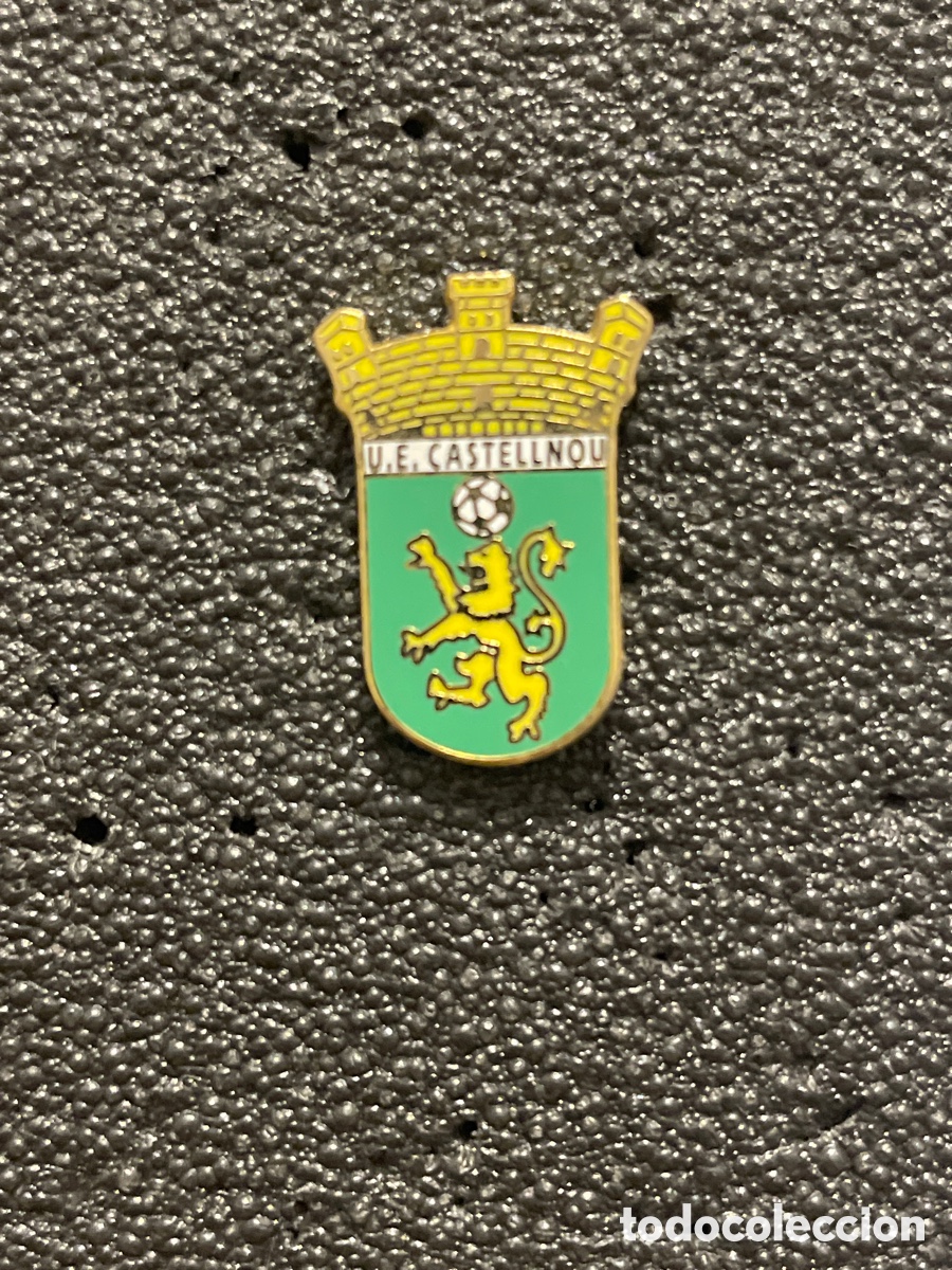 Collezionismo sportivo: Pin 578 U.E. CASTELLNOU - Castellnou de Bages (Barcelona)