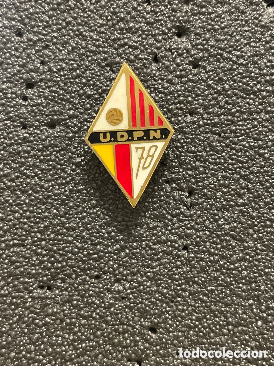 Collectionnisme sportif: Pin 579 U.D. PUEBLO NUEVO 78 - Pineda de Mar (Barcelona)