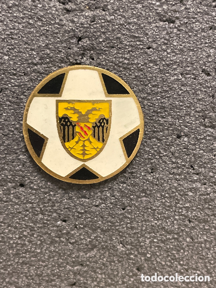 Collectionnisme sportif: Pin 613 C.F. SORT - Sort (Lleida)