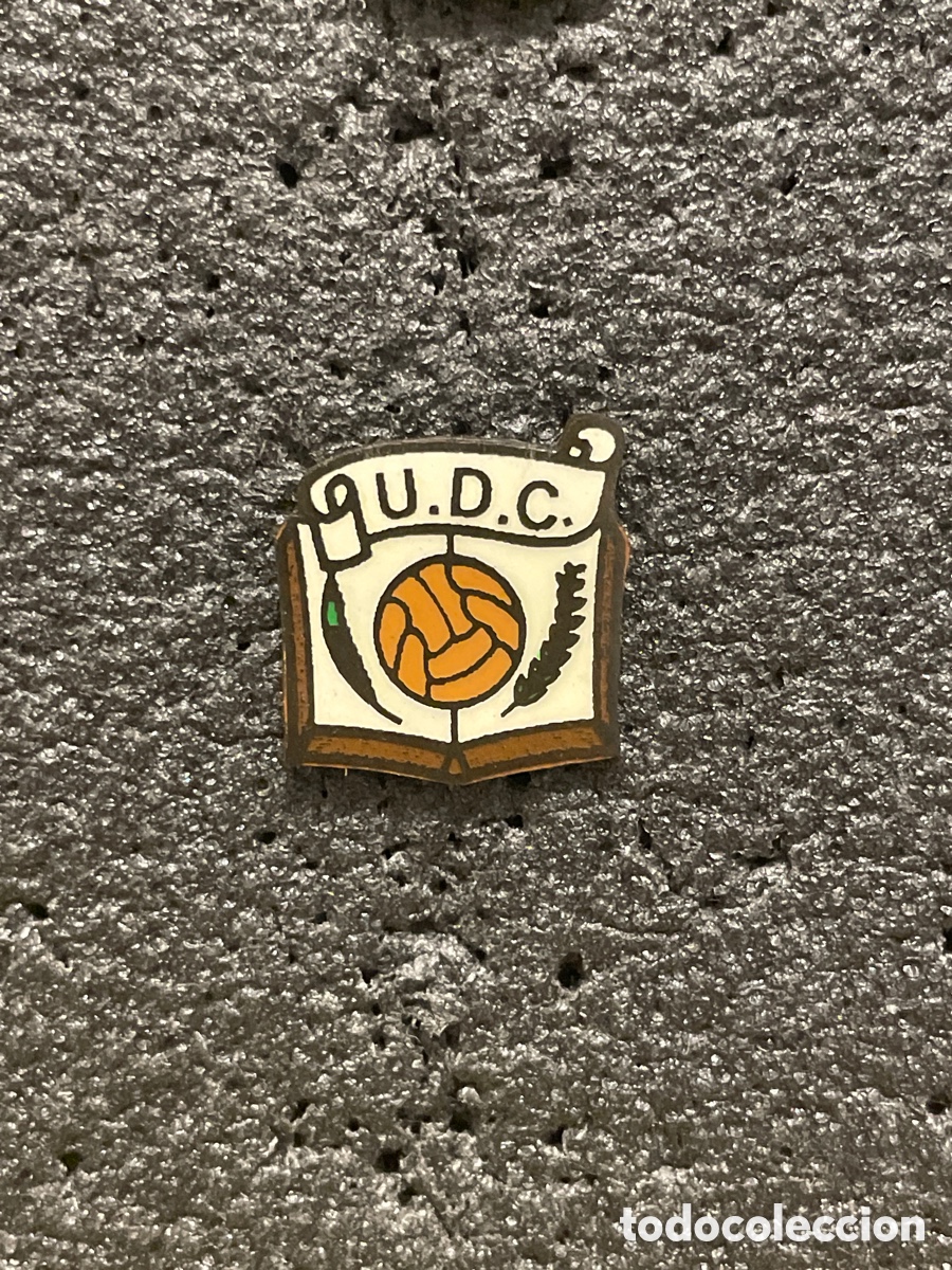 Collectionnisme sportif: Pin 703 U.D. CAMPOAMOR - Sabadell (Barcelona)