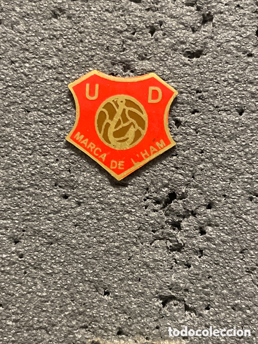 Collectionnisme sportif: Pin 709 C.F. MARCA DE L&rsquo; HAM - Figueres (Girona)