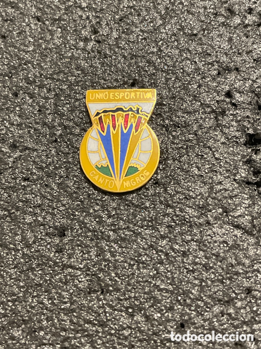Collezionismo sportivo: Pin 824 U.E. CANTONIGROS - Cantonigros (Barcelona)