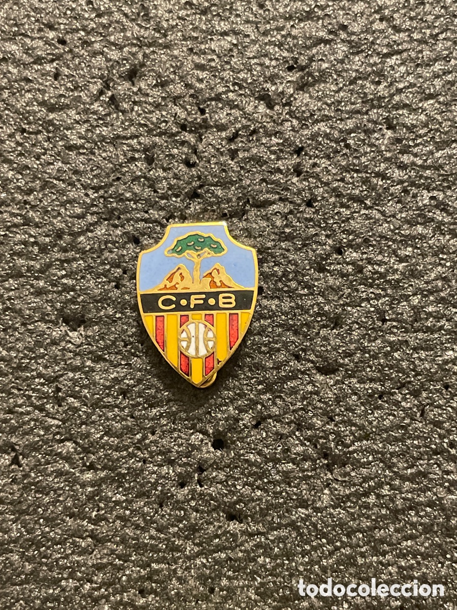 Collectionnisme sportif: Pin 933 C.F. BENIFALLET - Benifallet (Tarragona)