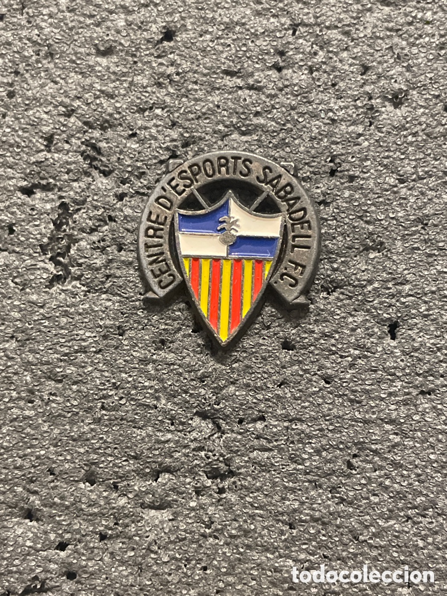 Colecionismo desportivo: Pin 946 C.E. SABADELL F.C. - Sabadell (Barcelona)
