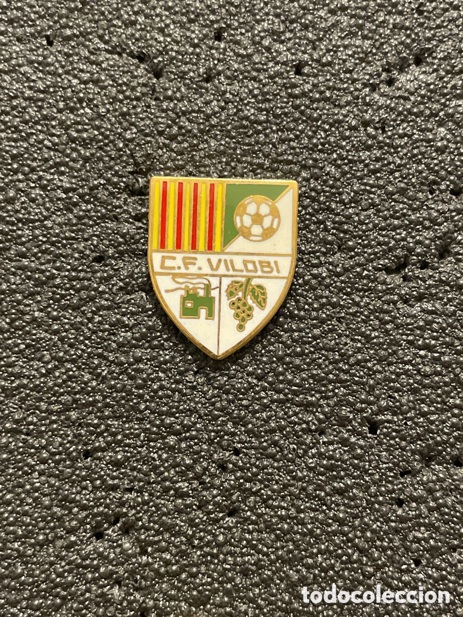 Colecionismo desportivo: Pin 961 C.F. VILOBI - Vilobi del Penedes (Barcelona)