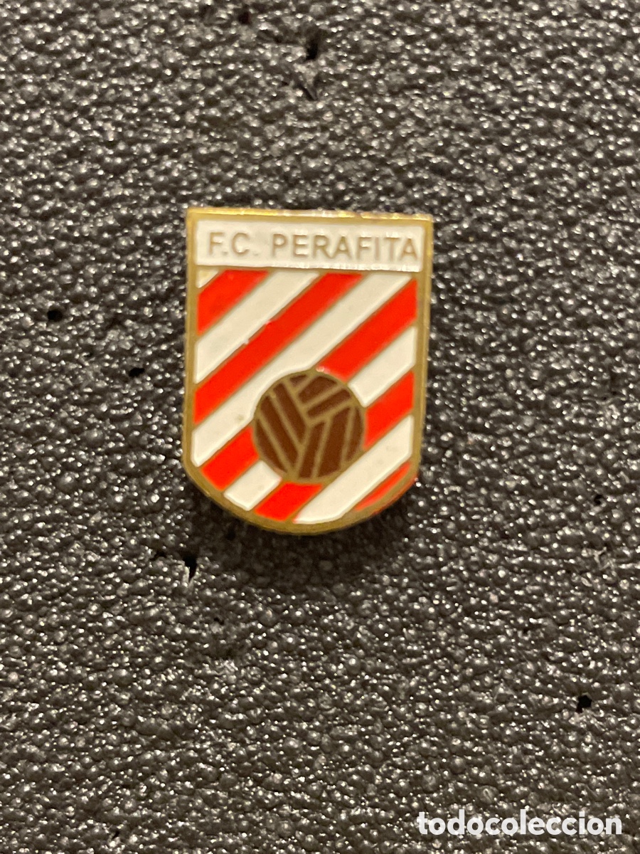Colecionismo desportivo: Pin 970 F.C. PERAFITA - Perafita (Barcelona)