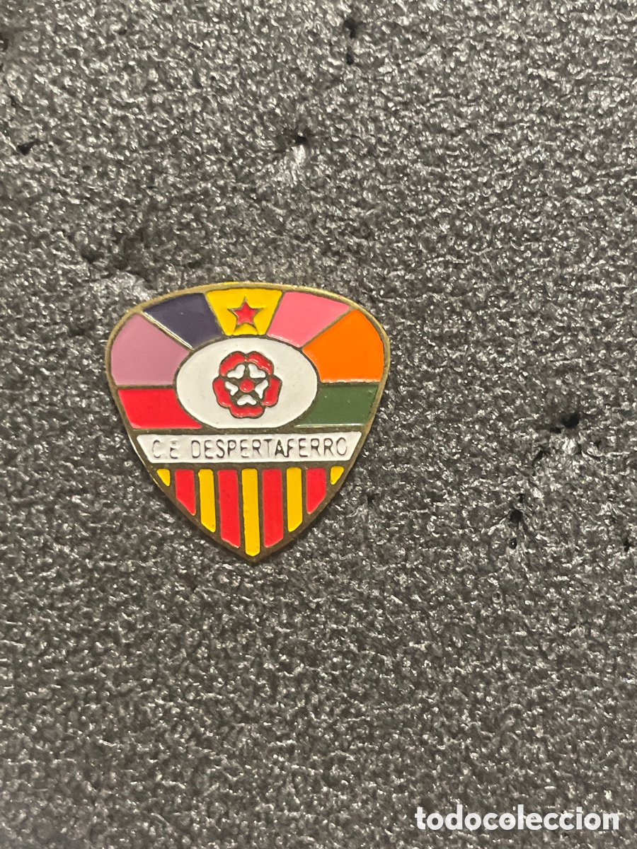 Collezionismo sportivo: Pin 1076 C.E. DESPERTAFERRO - Reus (Tarragona)