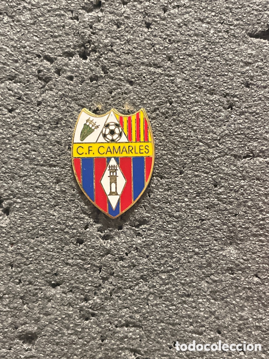 Collezionismo sportivo: Pin 1077 C.F. CAMARLES - Camarles (Tarragona)