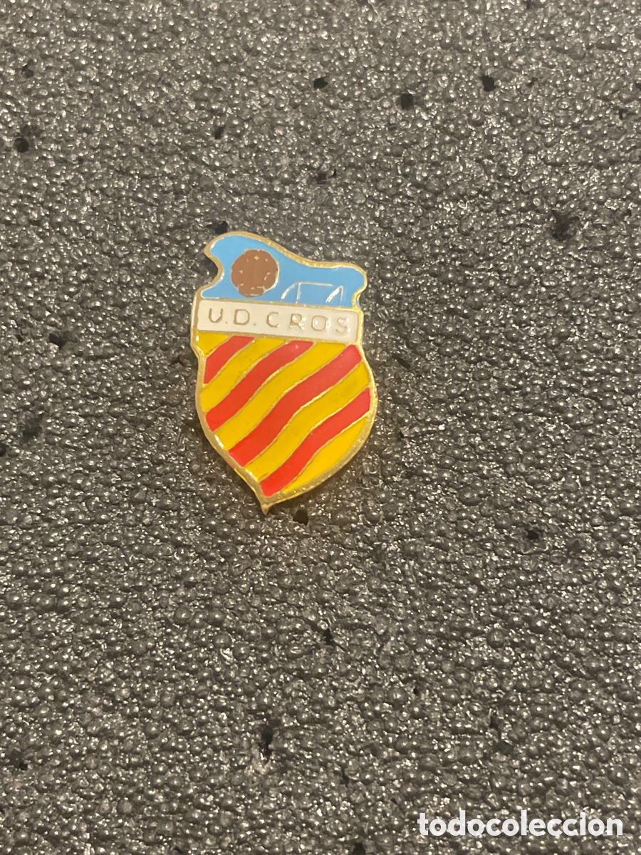 Collectionnisme sportif: Pin 1207 U.D. CROS - Barcelona