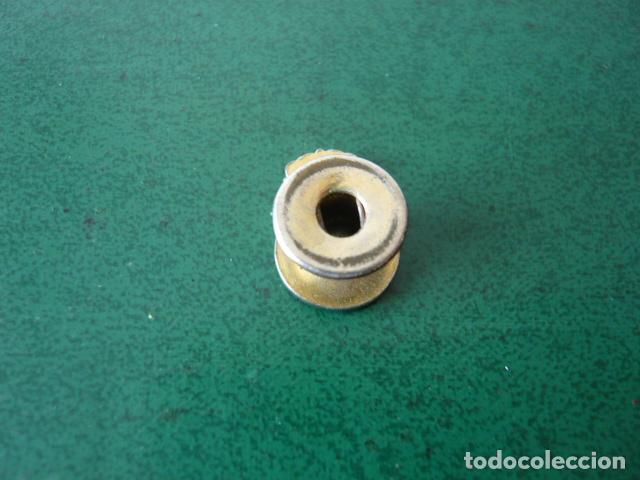 Coleccionismo deportivo: REAL MADRID INSIGNIA - Foto 2