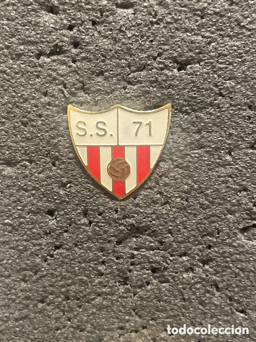 Sports collectibles: Pin 1221 SPORTING SEVILLA 71 - Badalona (Barcelona)