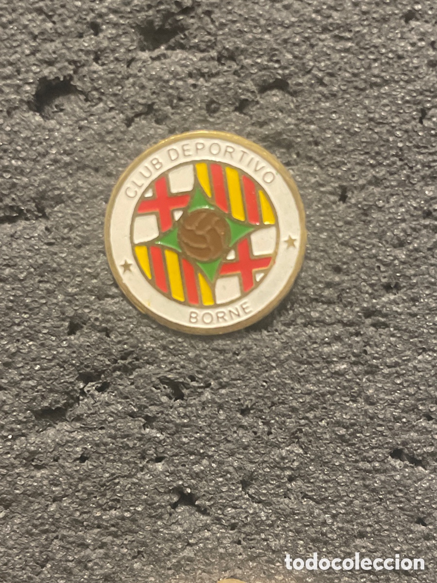 Coleccionismo deportivo: Pin 1257 C.D. BORNE - Barcelona - Foto 1