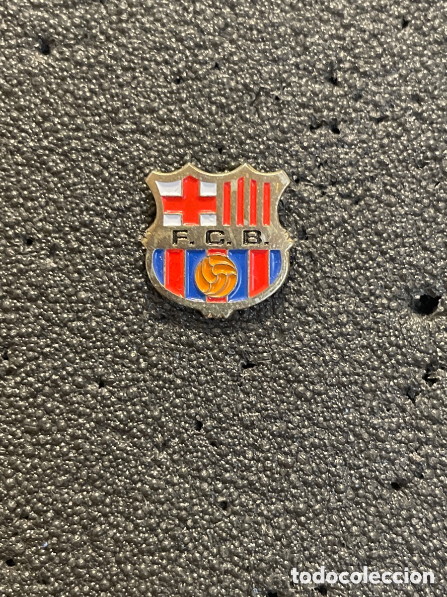 Sports collectibles: Pin 1340 F.C. BARCELONA - Barcelona