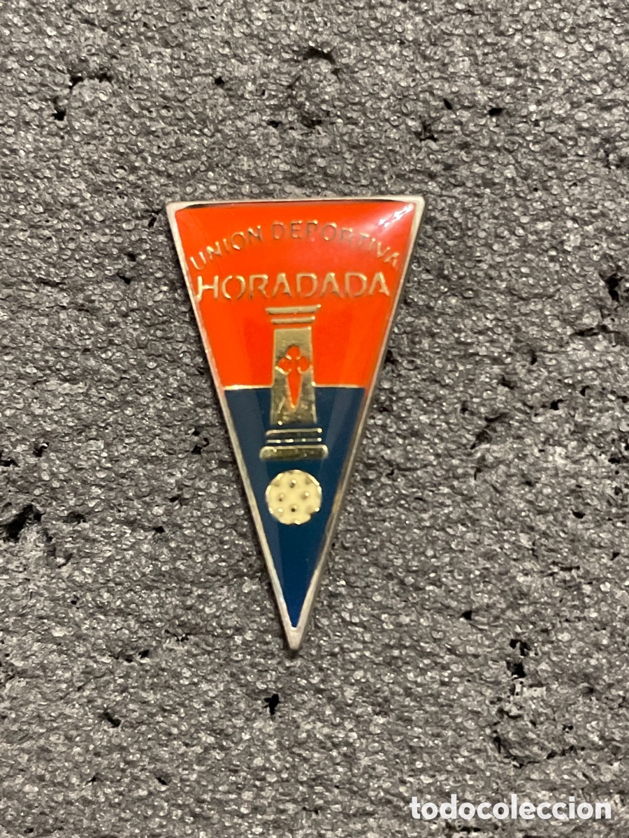 Collezionismo sportivo: Pin 40 U.D. HORADADA - El Pilar de la Horadada (Alicante)