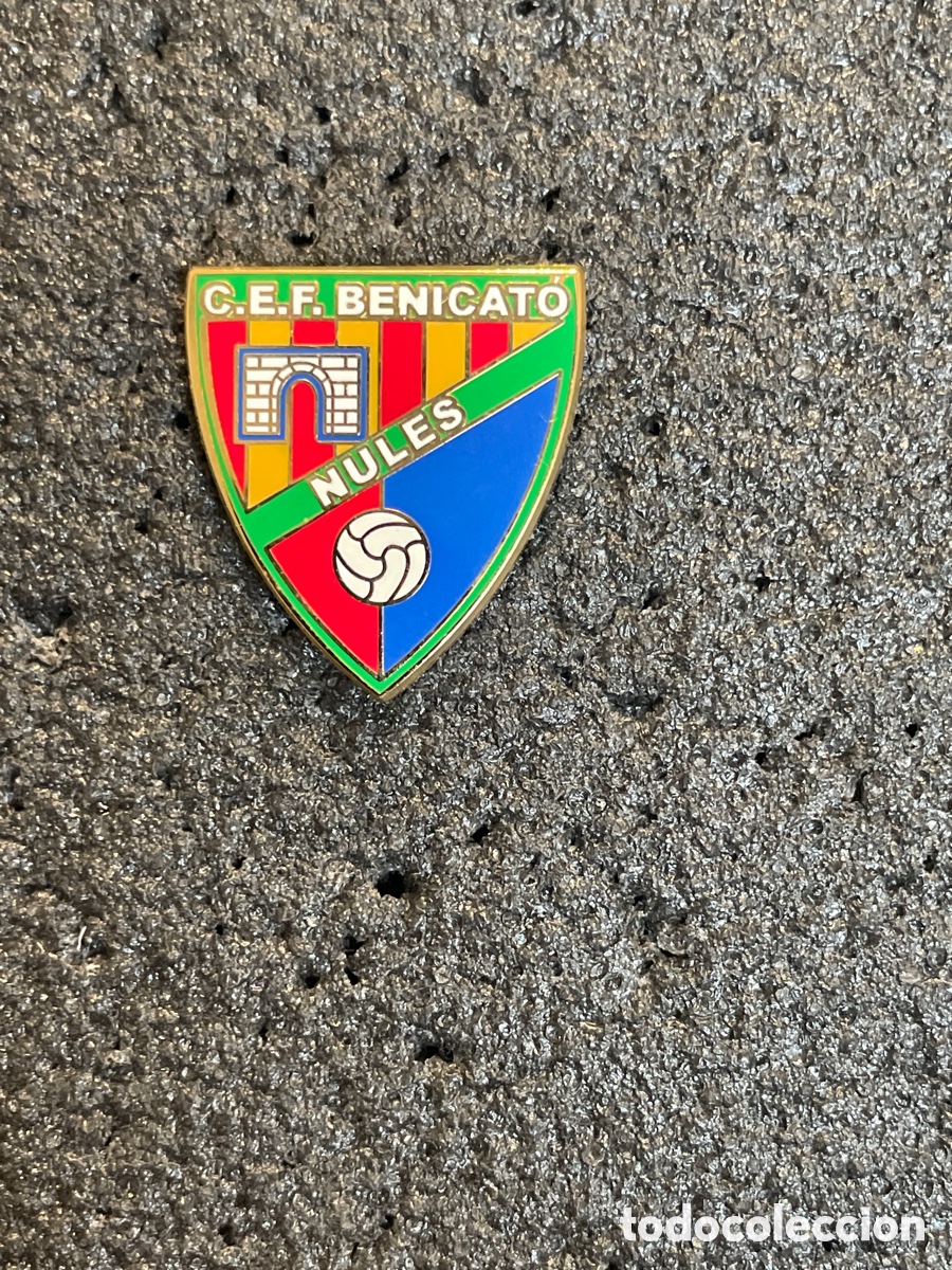 Collezionismo sportivo: Pin 106 C.E.F. BENICATO - Nules (Castellon)