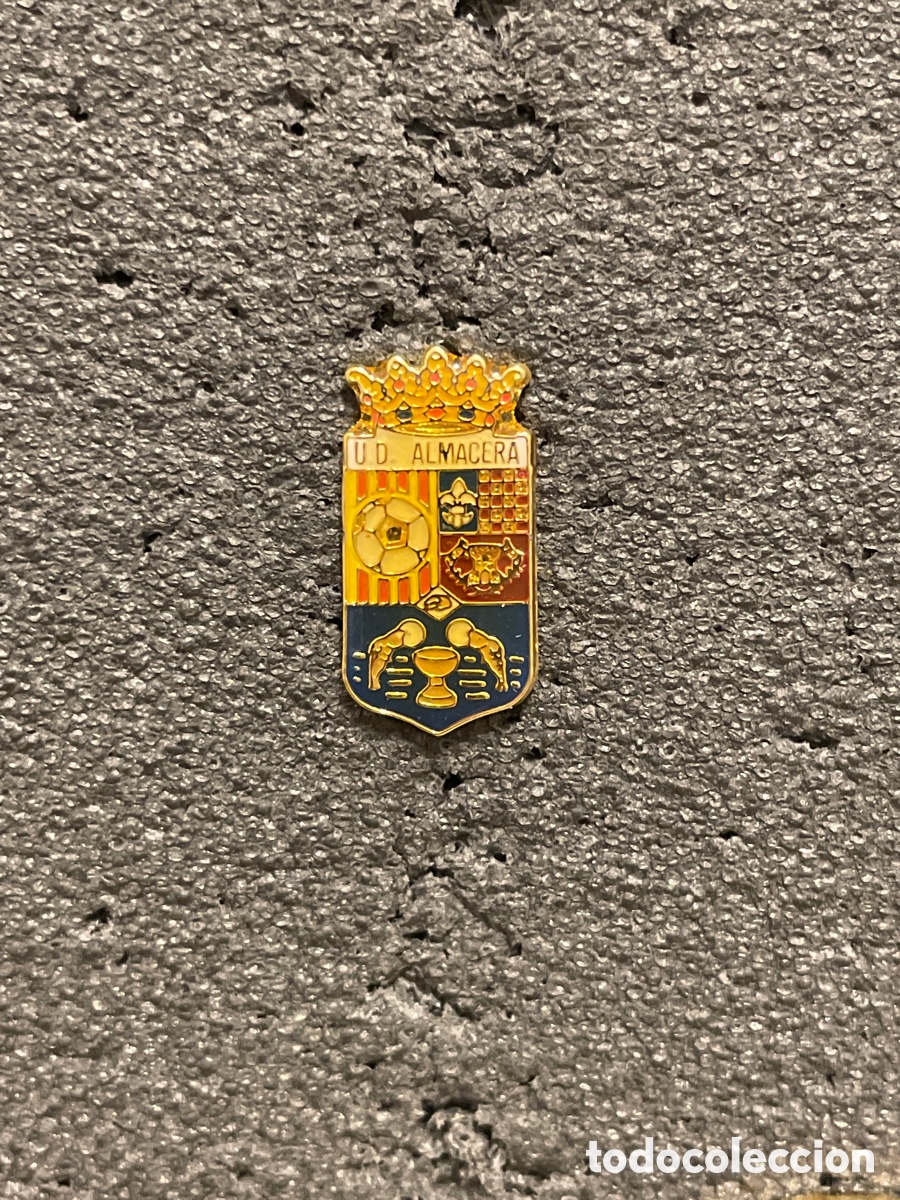 Sports collectibles: Pin 326 U.D. ALMACERA - Almacera (Valencia)