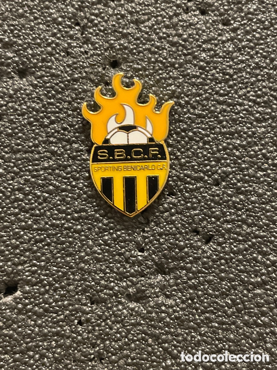 Sports collectibles: Pin 352 SPORTING BENICARLO C.F. - Benicarlo (Castellon)