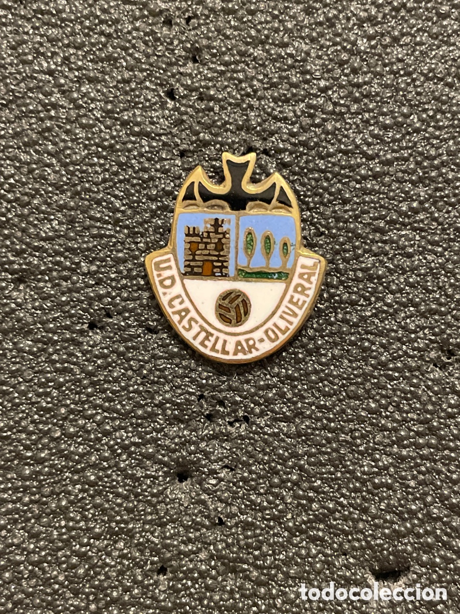 Coleccionismo deportivo: Pin 400 U.D. CASTELLAR OLIVERAL - Valencia
