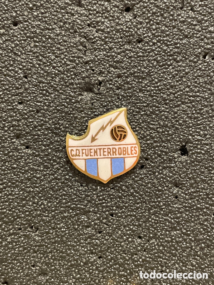 Coleccionismo deportivo: Pin 475 C.D. FUENTERROBLES - Fuenterrobles (Valencia)