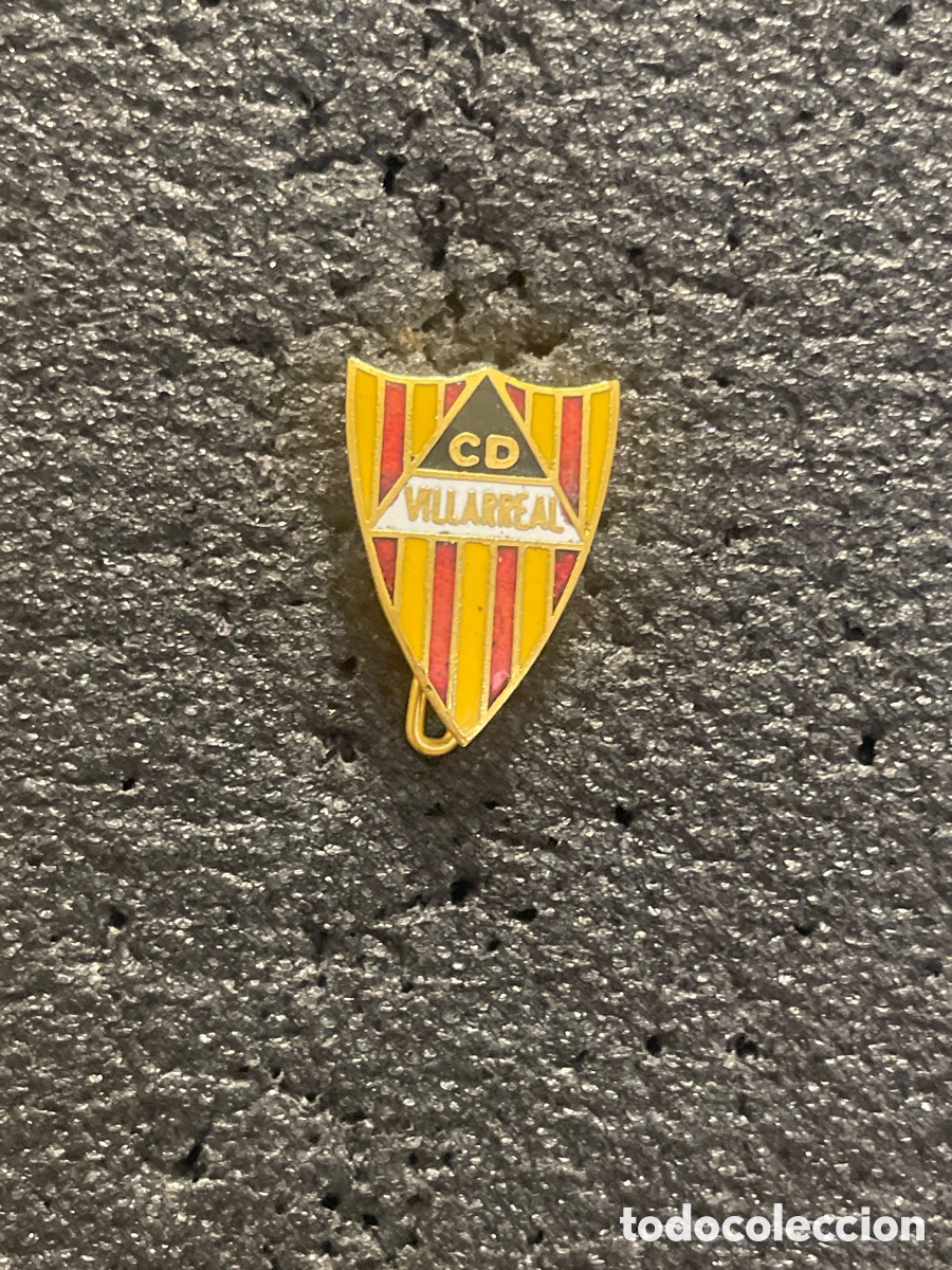 Coleccionismo deportivo: Pin 587 C.D. VILLARREAL - Villarreal (Castellon)