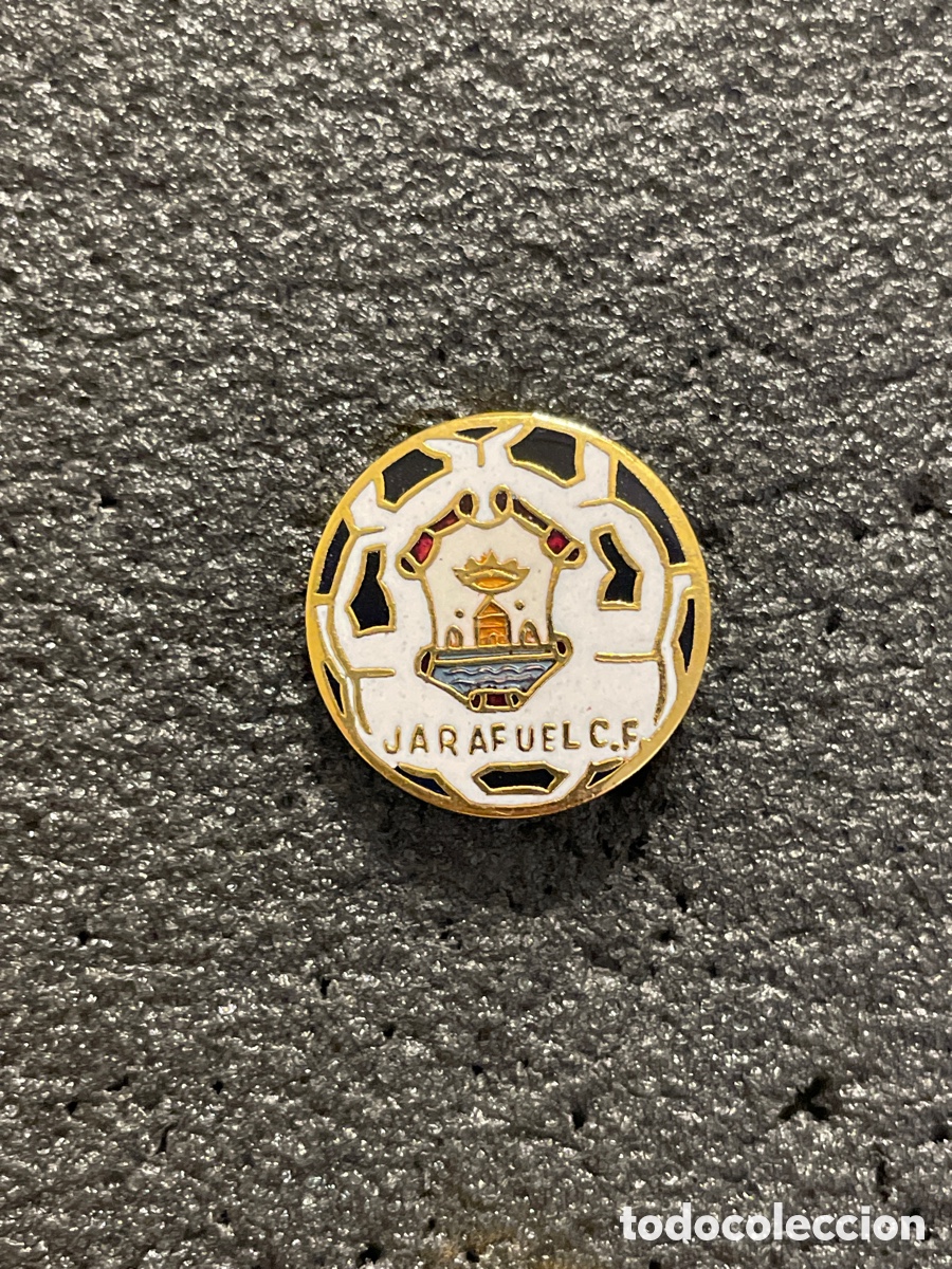 Sports collectibles: Pin 617 JARAFUEL C.F. - Jarafuel (Valencia)