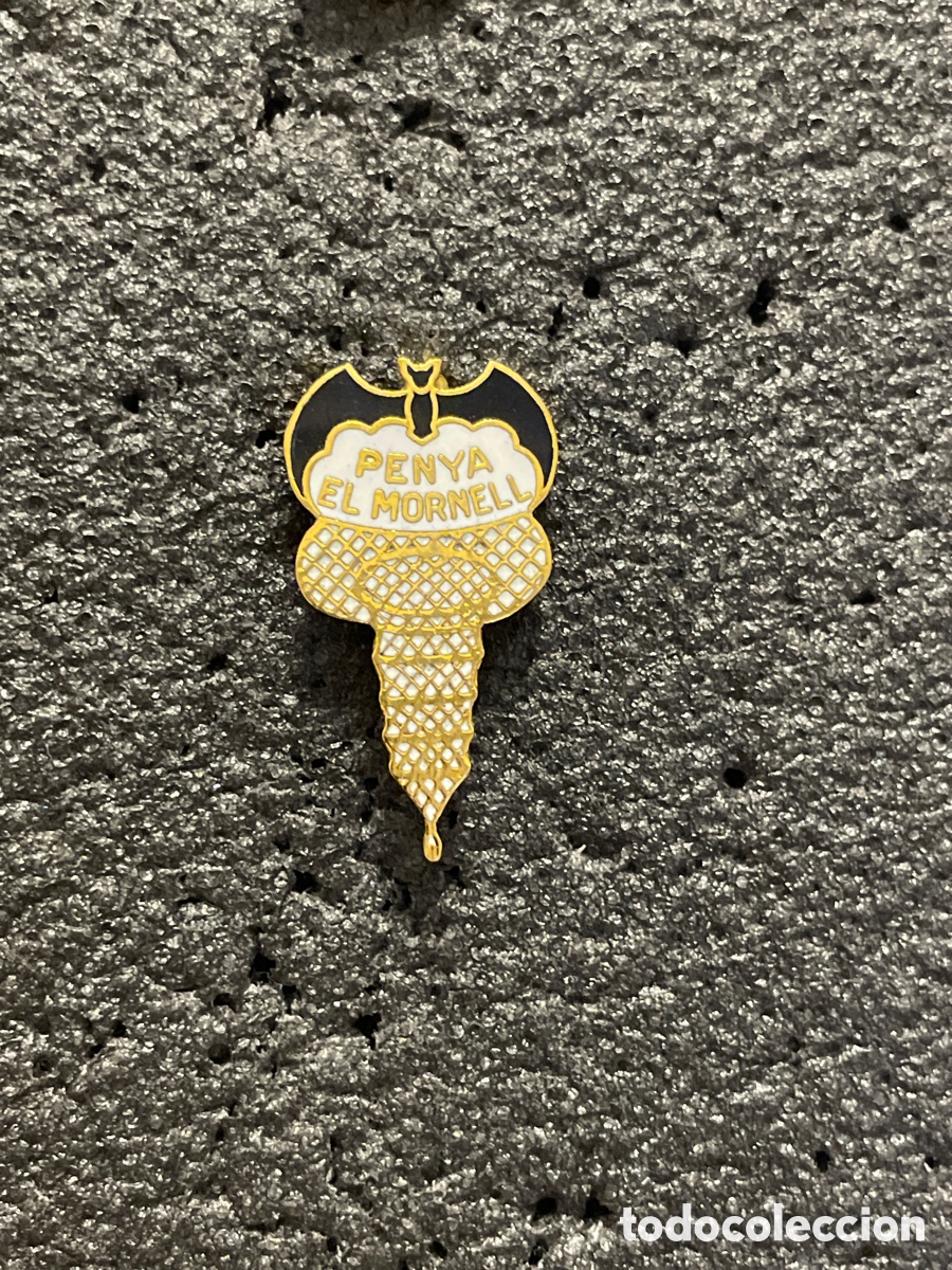 Sports collectibles: Pin 622 PENYA EL MORNELL - Valencia