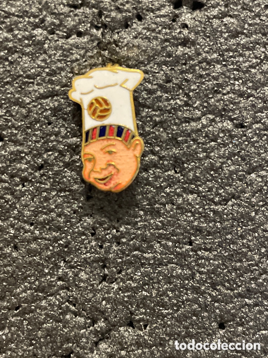 Sports collectibles: Pin 625 C.F. HOSTELER&Iacute;A - Valencia