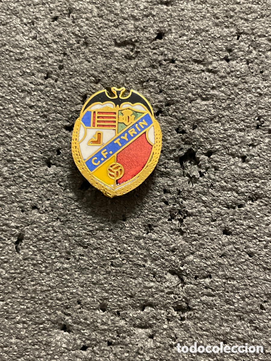 Sports collectibles: Pin 646 C.F. TYRIN - Valencia