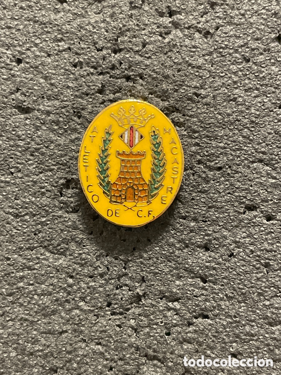 Collectionnisme sportif: Pin 698 ATLETICO MACASTRE C.F. - Macastre (Valencia)