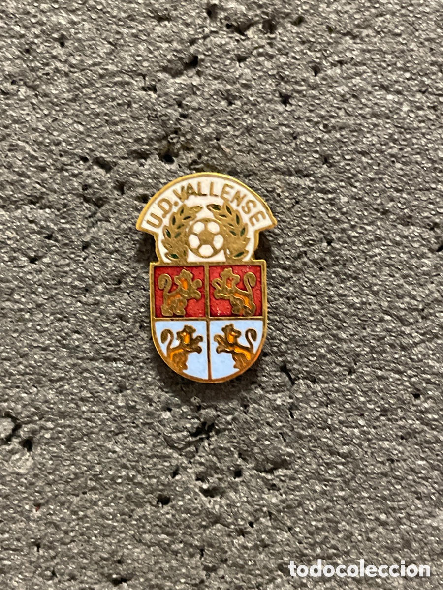 Collectionnisme sportif: Pin 699 U.D. VALLENSE - Alc&aacute;ntara del Xuquer (Valencia)