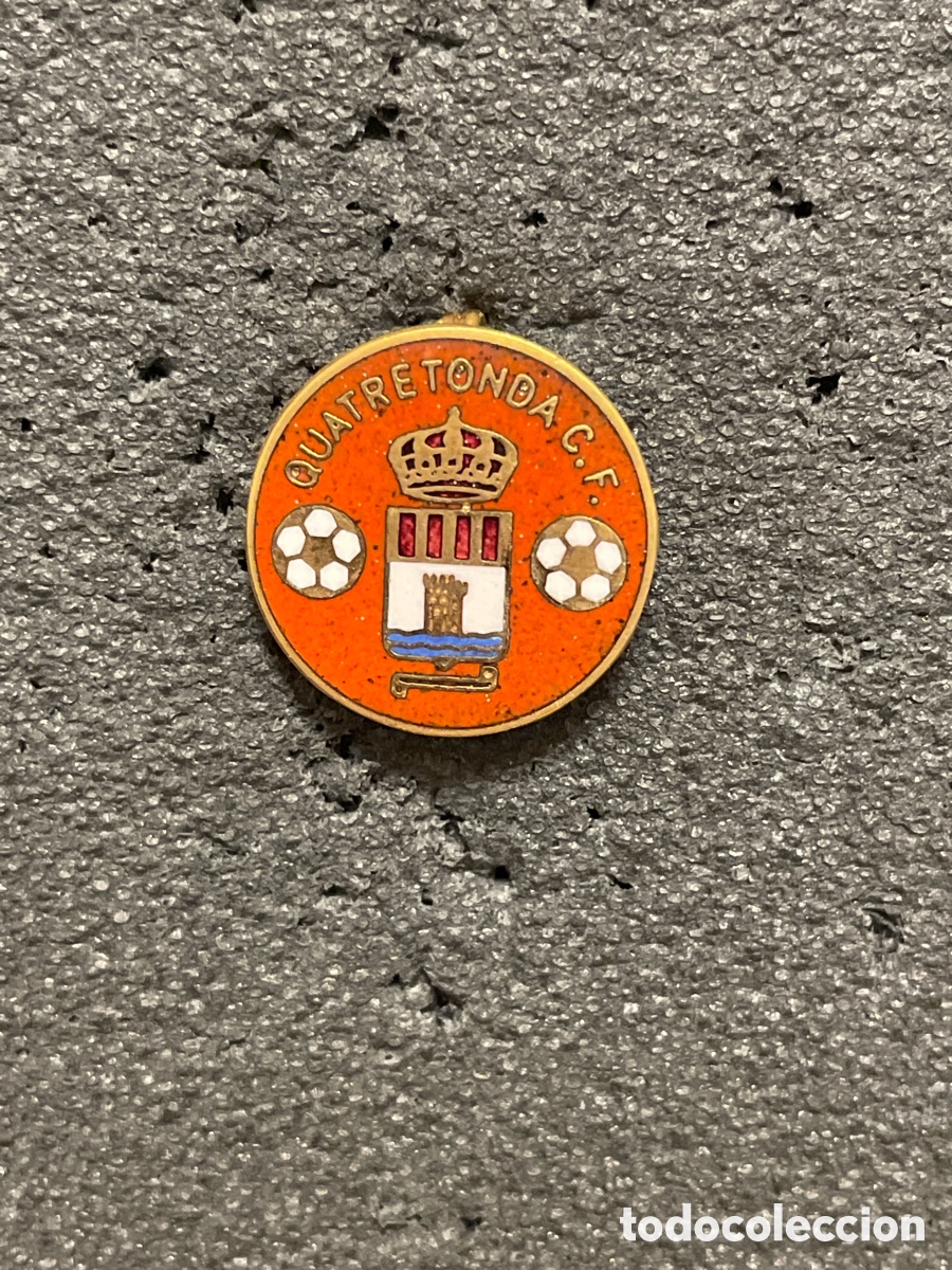Collectionnisme sportif: Pin 704 QUATRETONDA C.F. - Quatretonda (Valencia)
