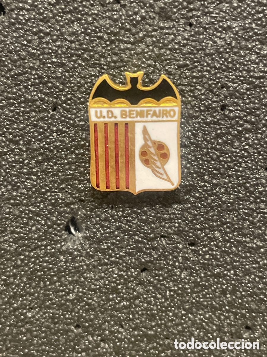 Collectionnisme sportif: Pin 720 U.D. BENIFAIRO - Benifairo de la Valldigna (Valencia)
