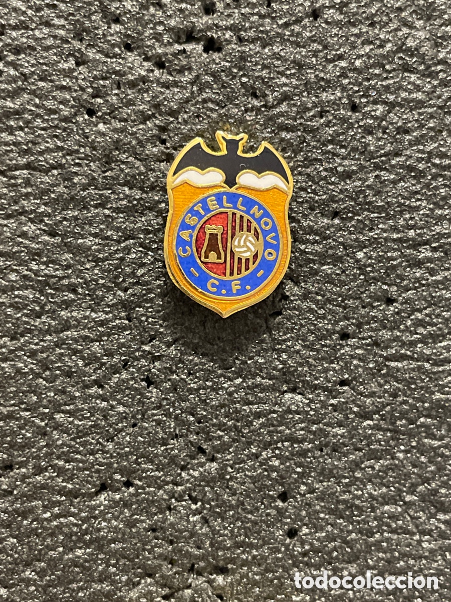 Collectionnisme sportif: Pin 812 CASTELLNOVO C.F. - Castellnovo (Castellon)