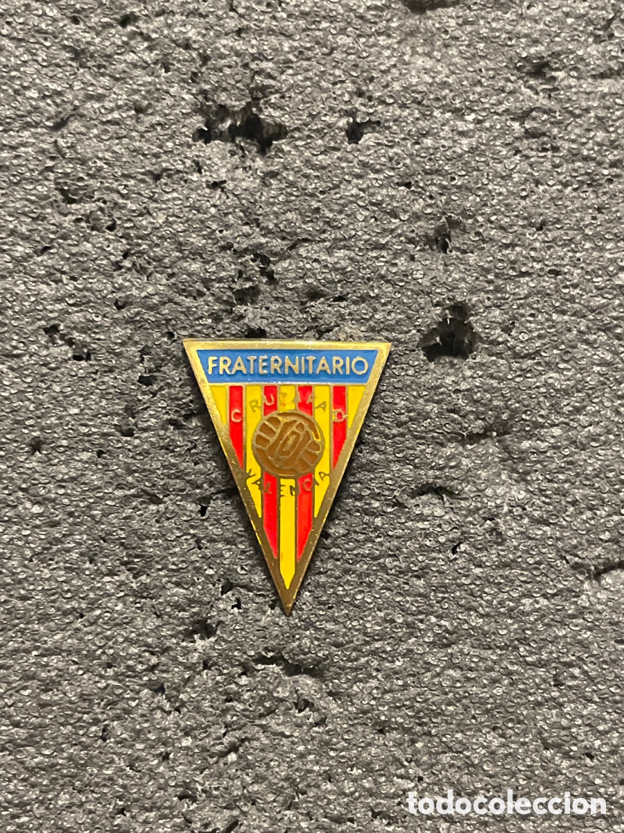 Colecionismo desportivo: Pin 868 C.D. FRATERNITARIO - Valencia