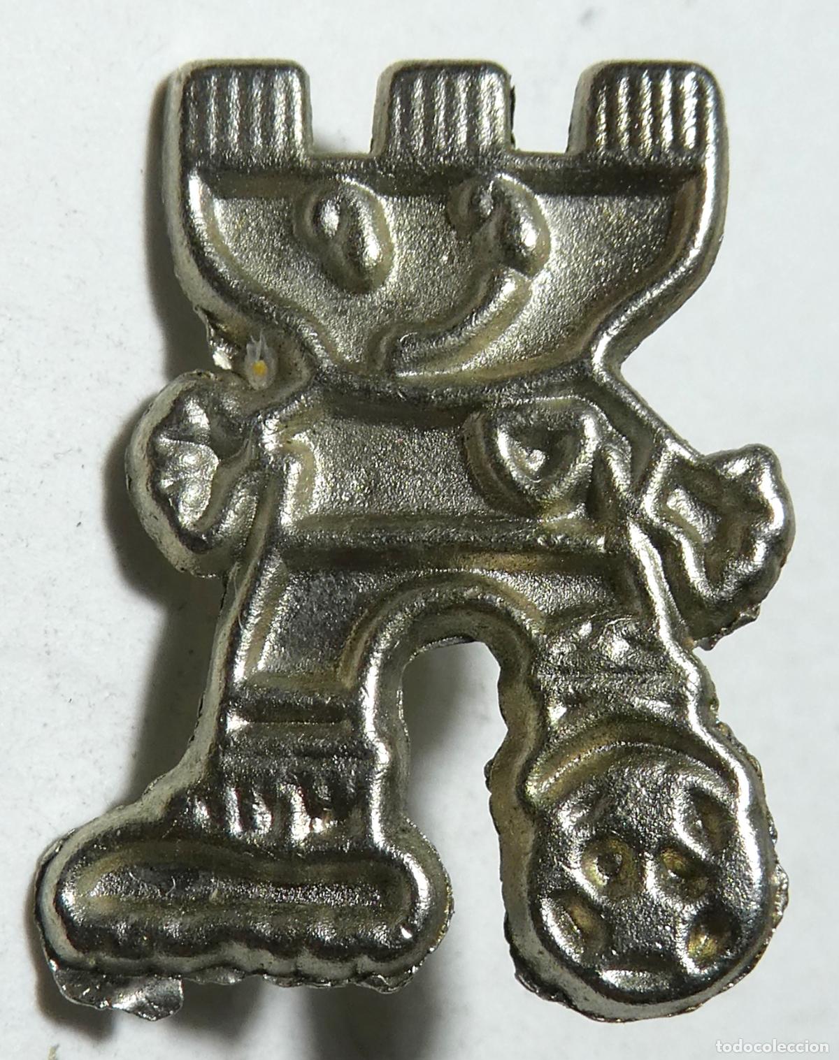 Colecionismo desportivo: Pin mascota futbol , de pincho