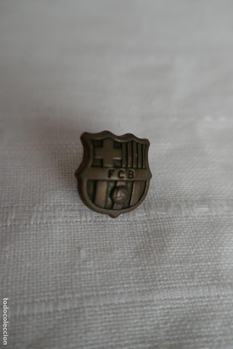 Coleccionismo deportivo: ANTIGUO PIN DEL BAR&Ccedil;A - Foto 1