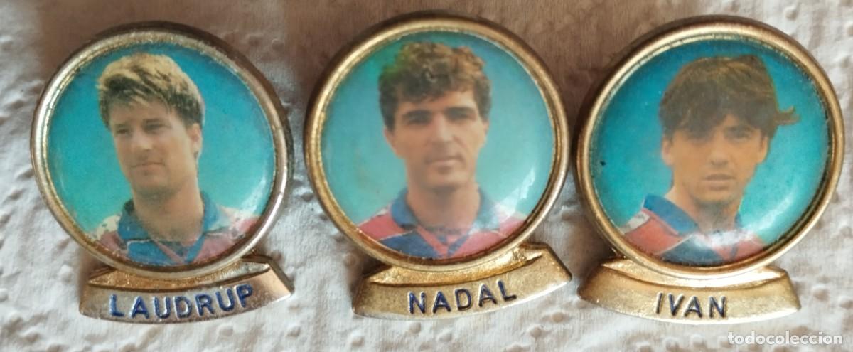 Coleccionismo deportivo: JUGADORES DEL BARSA TRES PINS - Foto 2