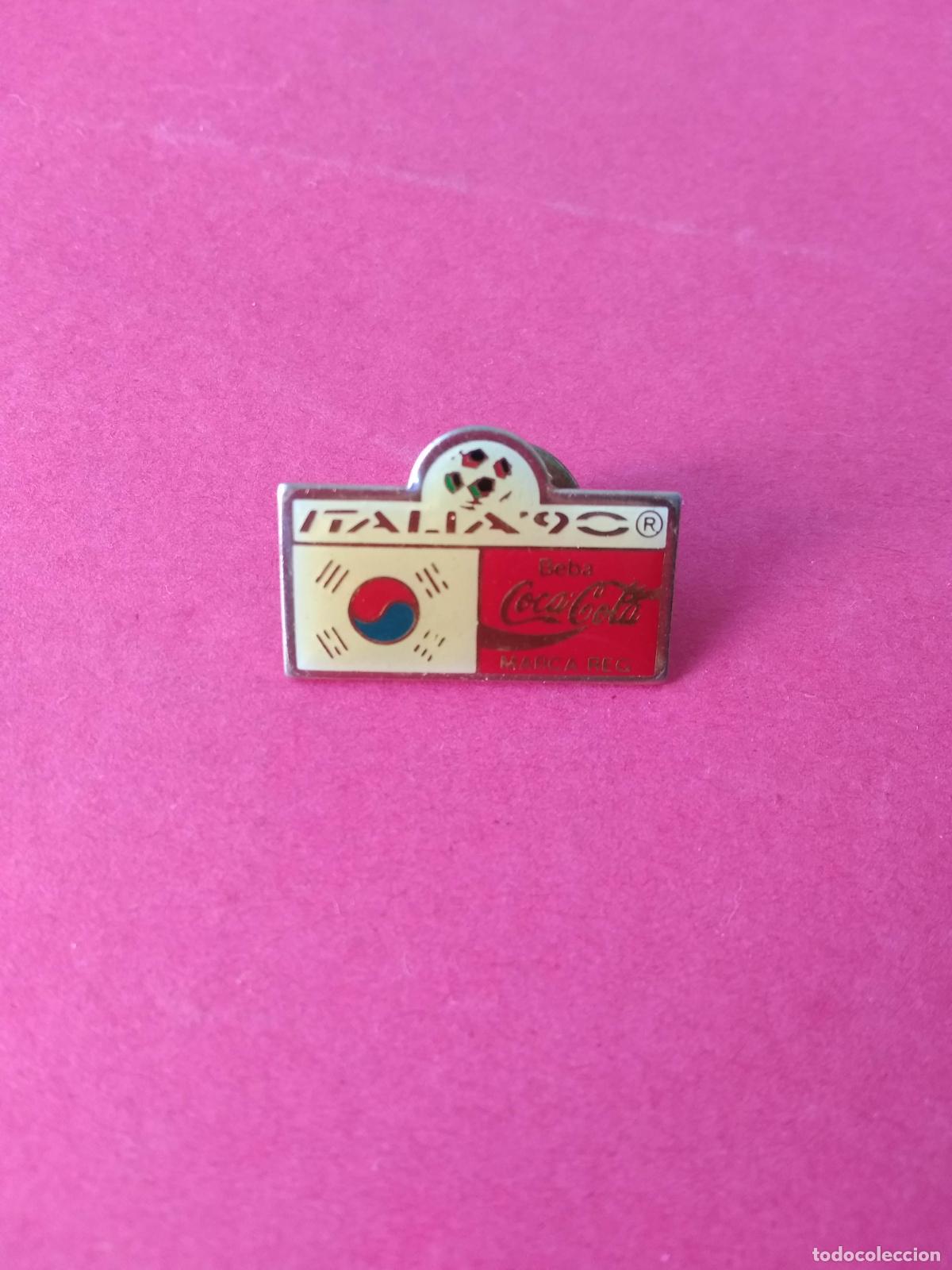 Coleccionismo deportivo: PIN MUNDIAL ITALIA 90 COPA DEL MUNDO 1990 COCA COLA BANDERA SELECCION DE COREA DEL SUR