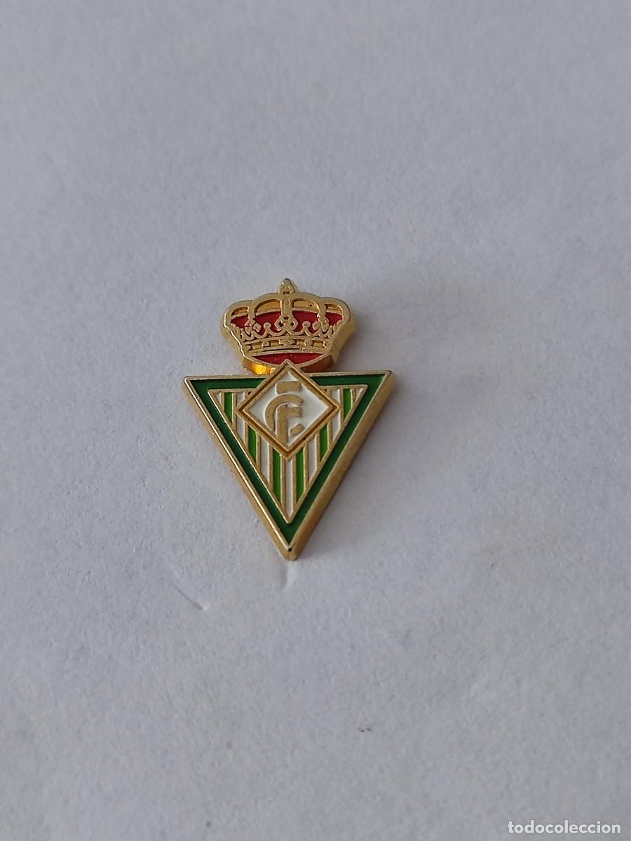 Coleccionismo deportivo: PIN FUTBOL DEL REAL BETIS VALLADOLID (dificil de conseguir)