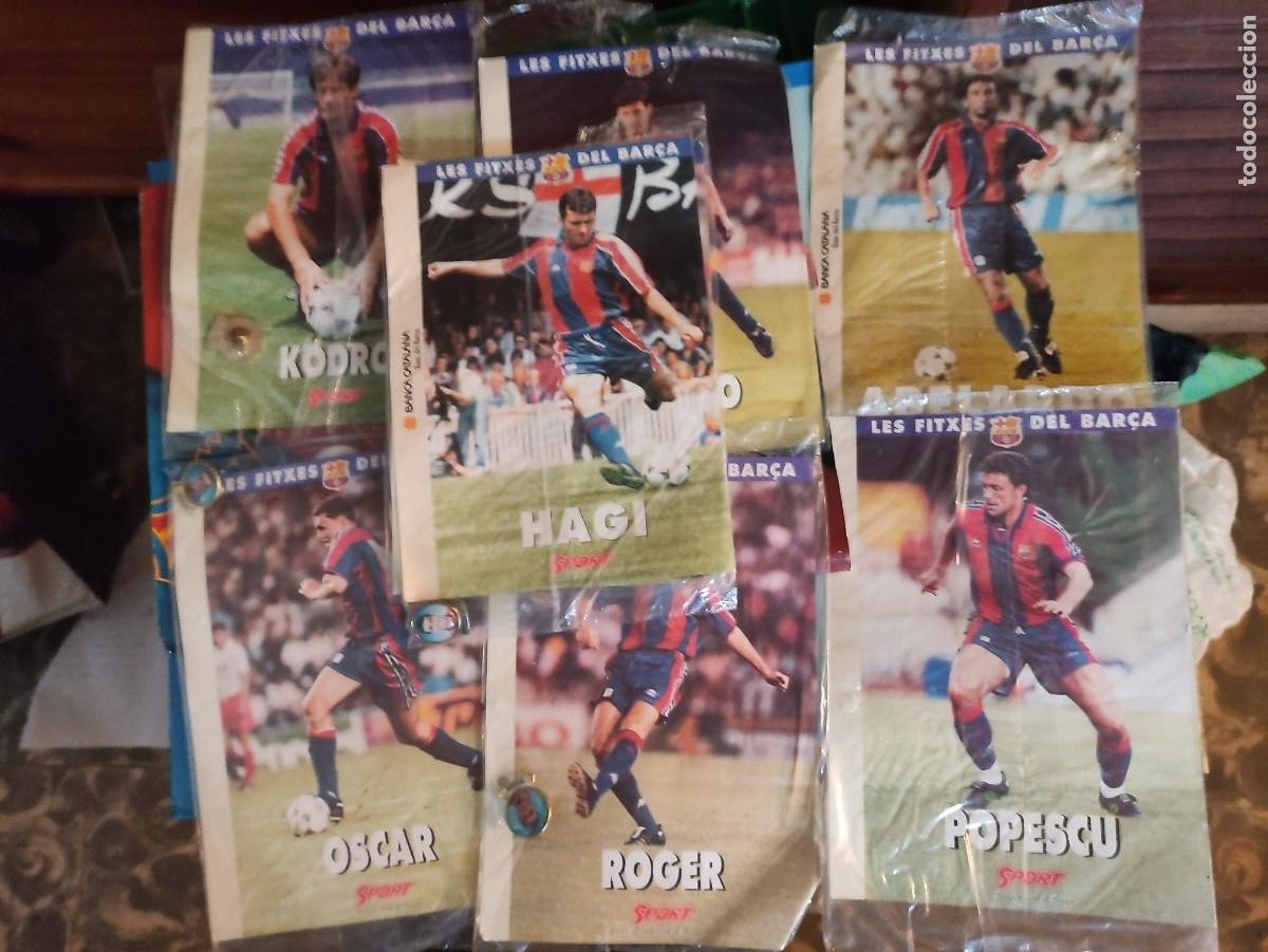 Coleccionismo deportivo: Lote de Les fitxes del bar&ccedil;a con pin. - Foto 1