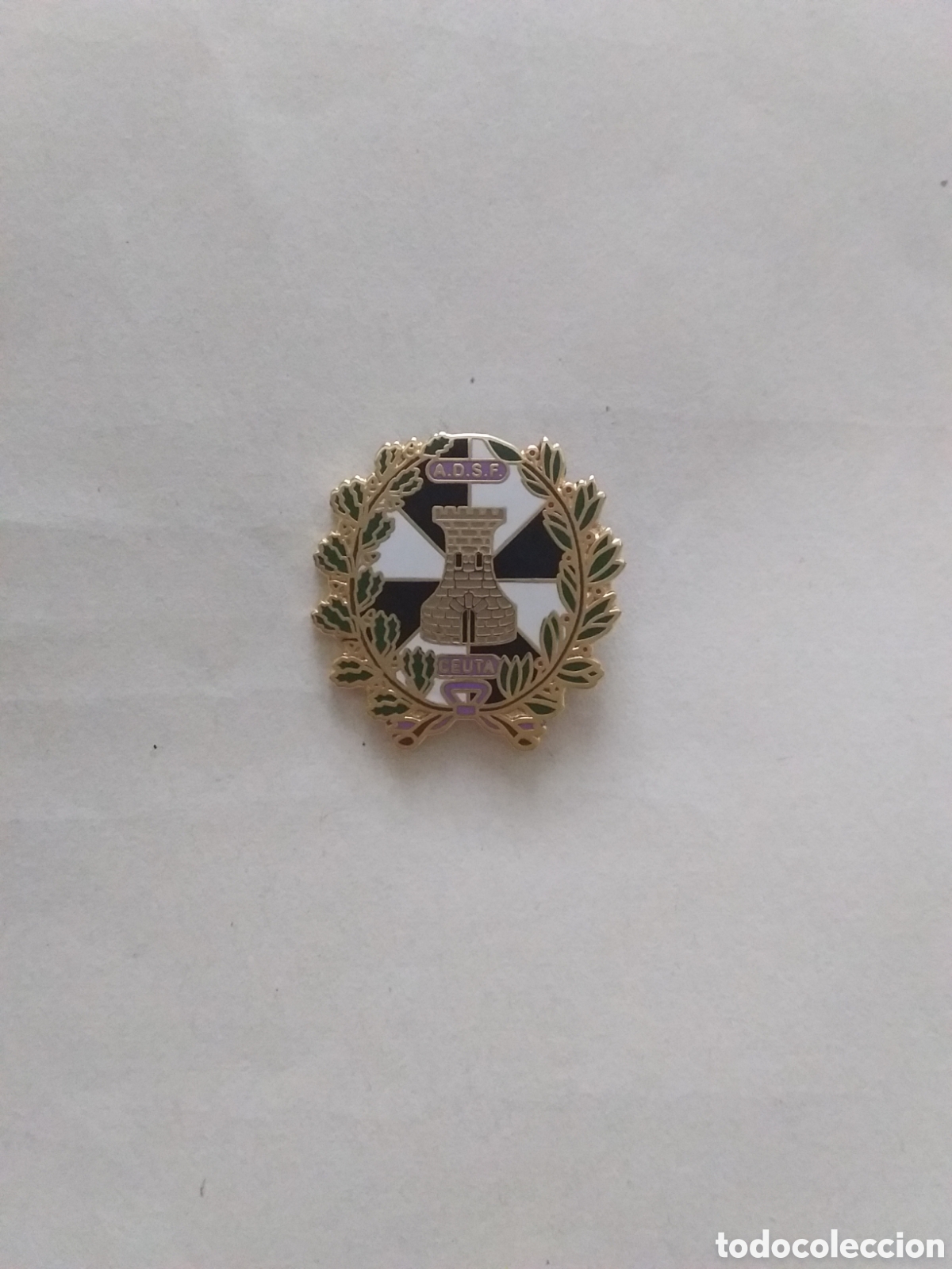Collezionismo sportivo: Pin - A. D. San Fernando ( Ceuta)