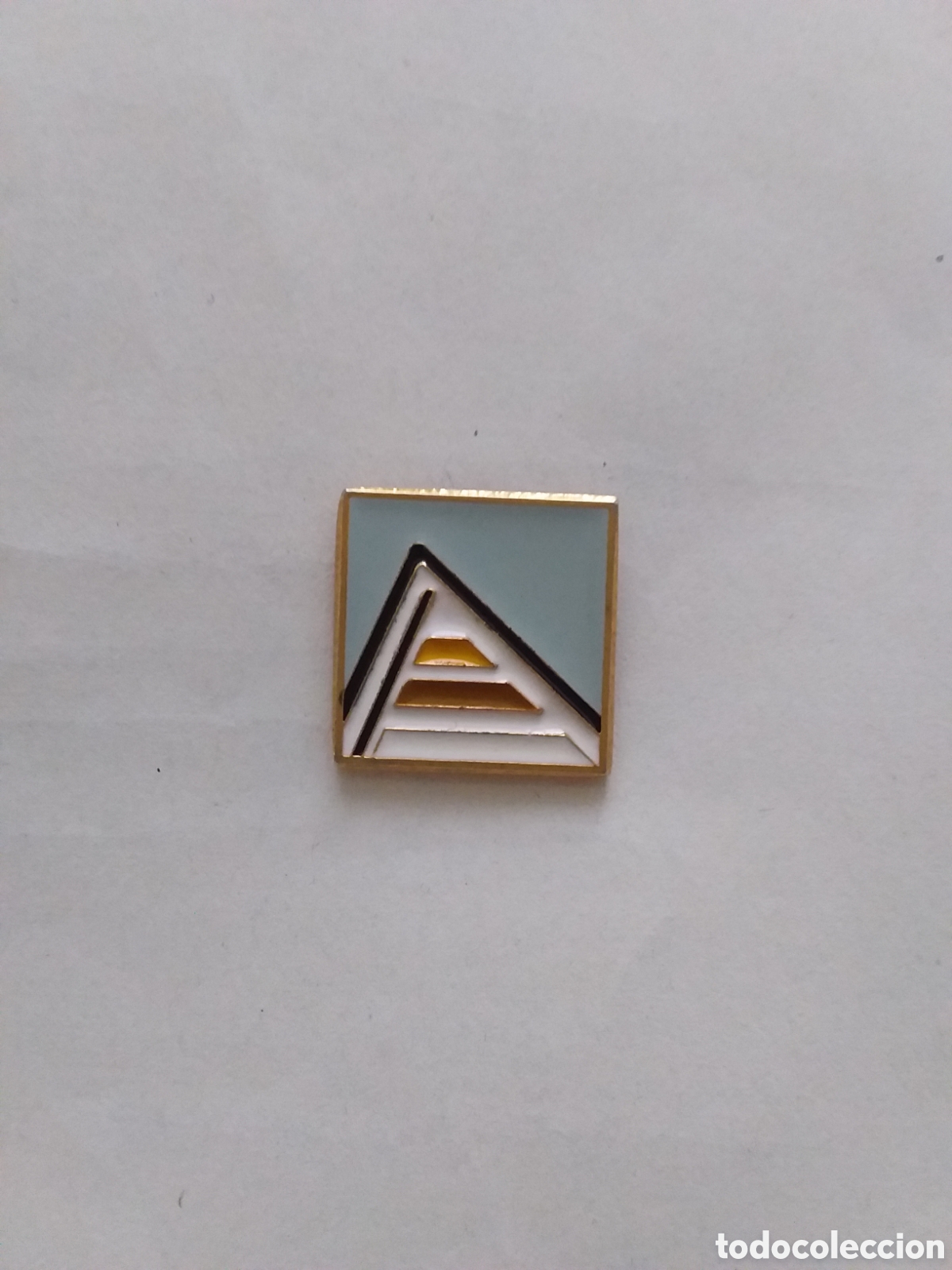 Coleccionismo deportivo: Pin - Universitat D' Alacant ( Alicante)