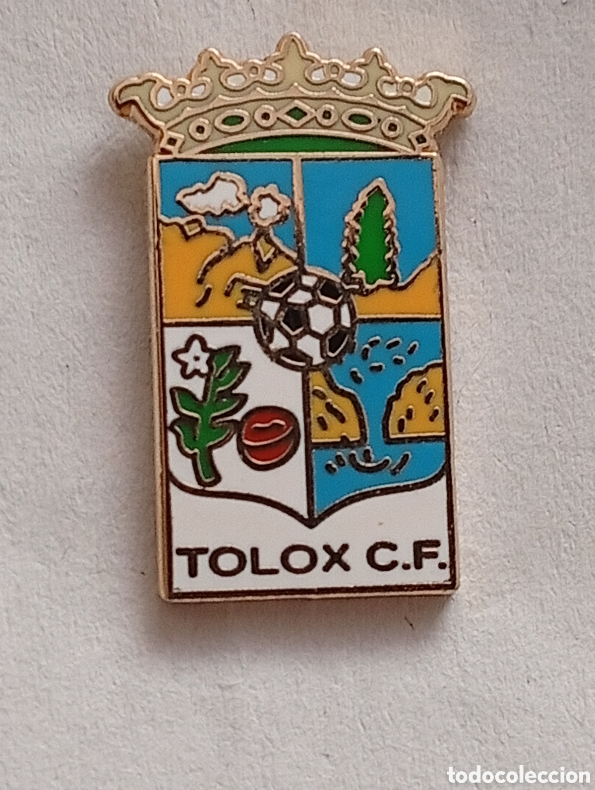 Collezionismo sportivo: Pin- Club Deportivo Tolox Club de F&uacute;tbol ( M&aacute;laga)