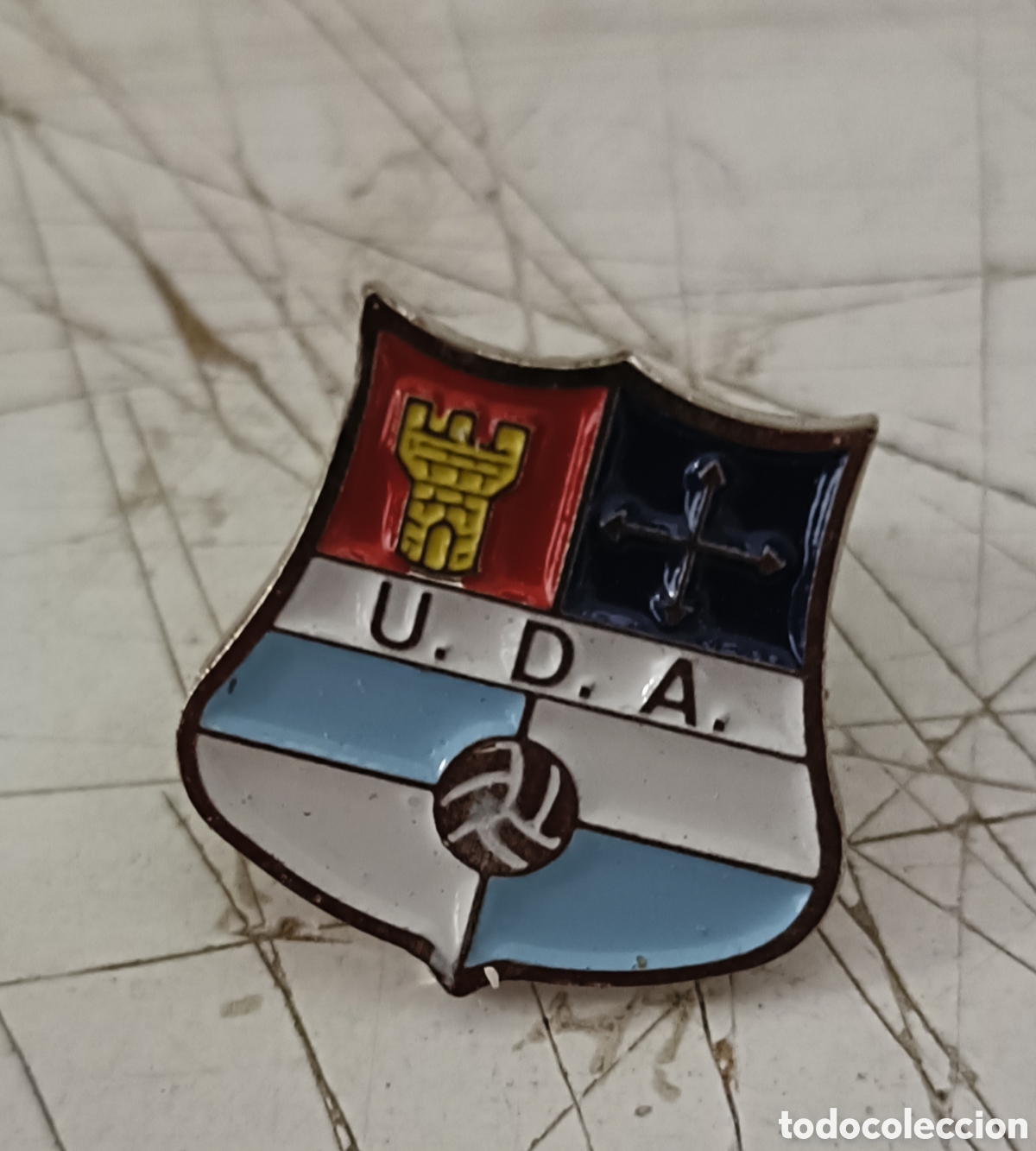 Coleccionismo deportivo: Pin de futbol. U. D. A. - Foto 1